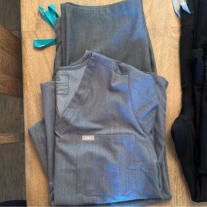 Figs scrubs